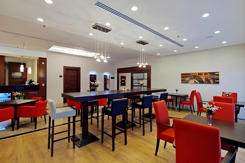 restaurant cafeteria