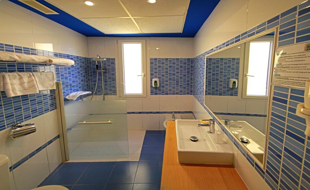 swimming pool spa