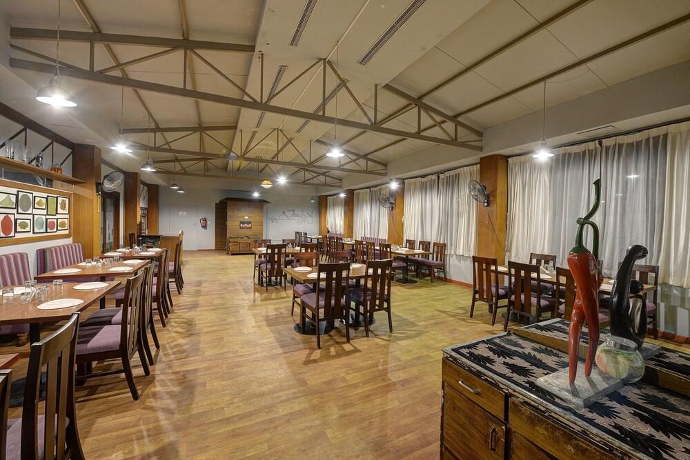 restaurant cafeteria