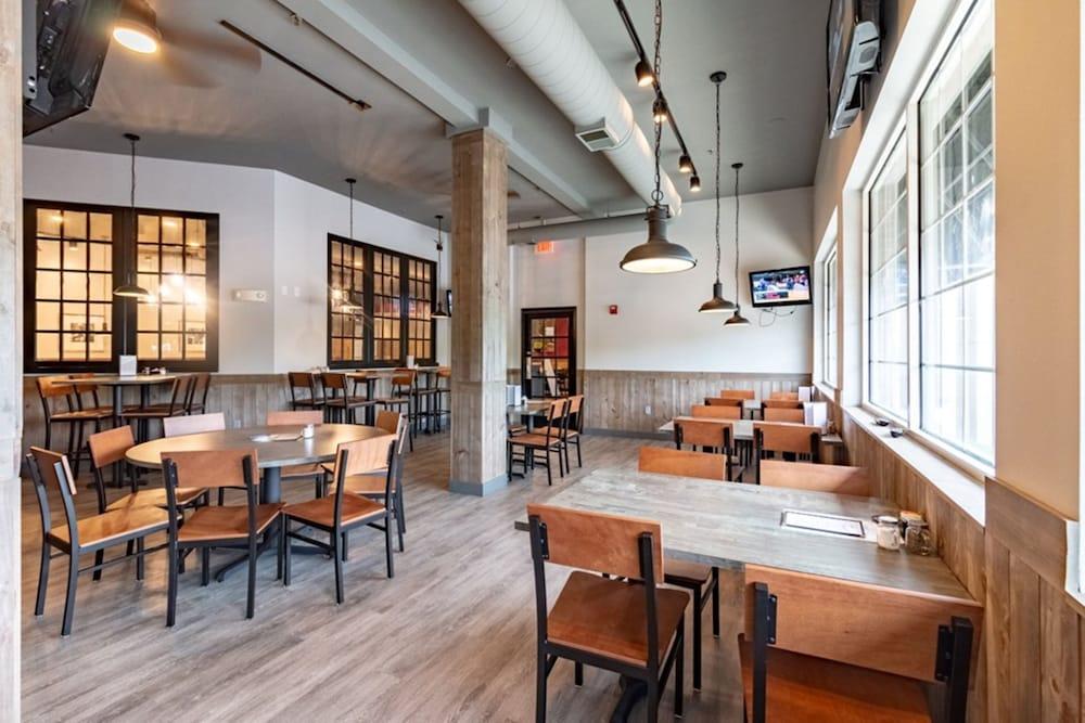 restaurant cafeteria