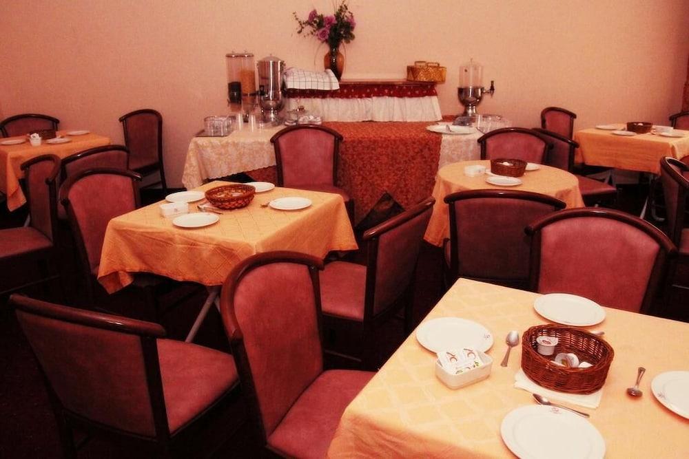 restaurant-cafeteria