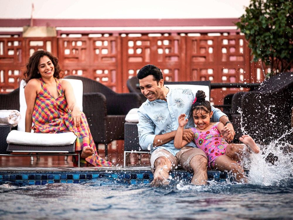 swimming pool spa