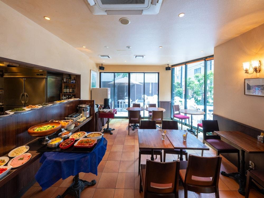 restaurant cafeteria