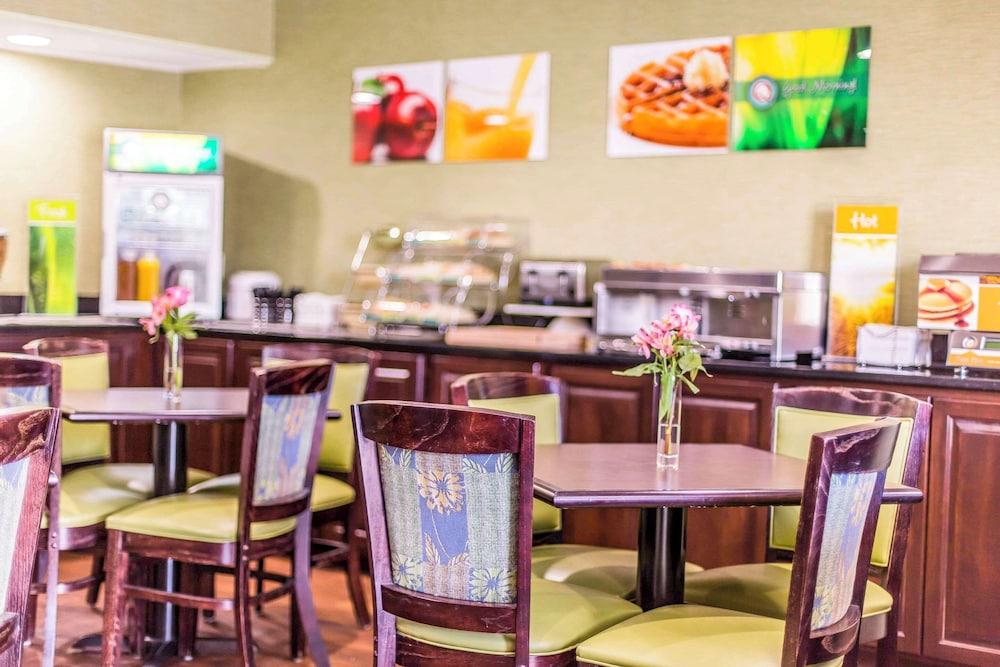 restaurant cafeteria
