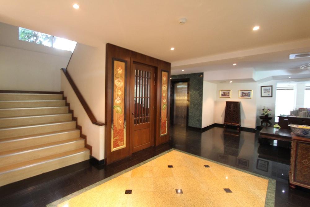 lobby