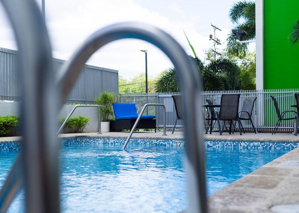 swimming pool spa