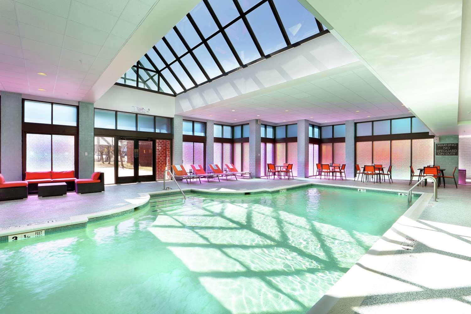swimming pool spa