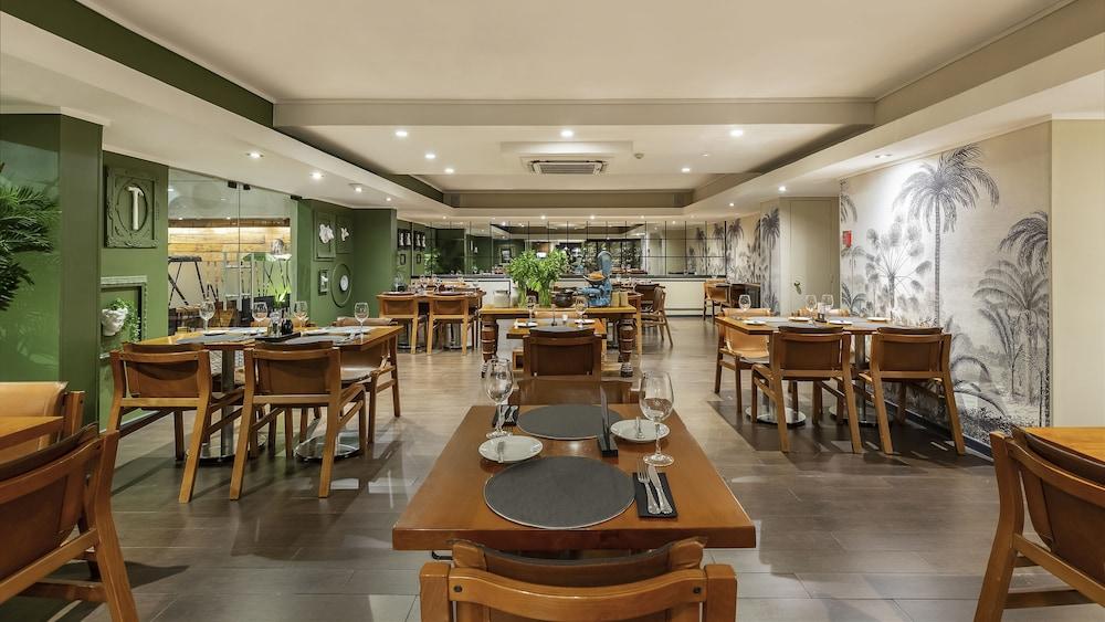 restaurant cafeteria