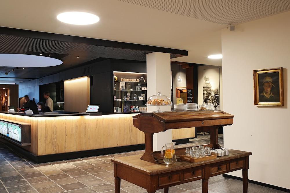 lobby