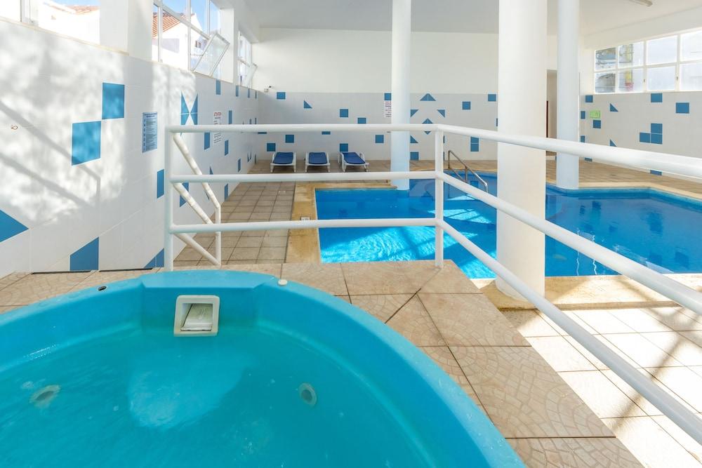 swimming pool spa