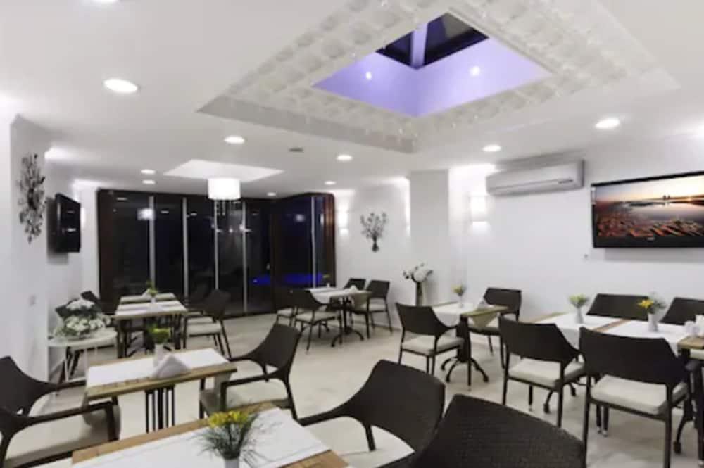 restaurant-cafeteria