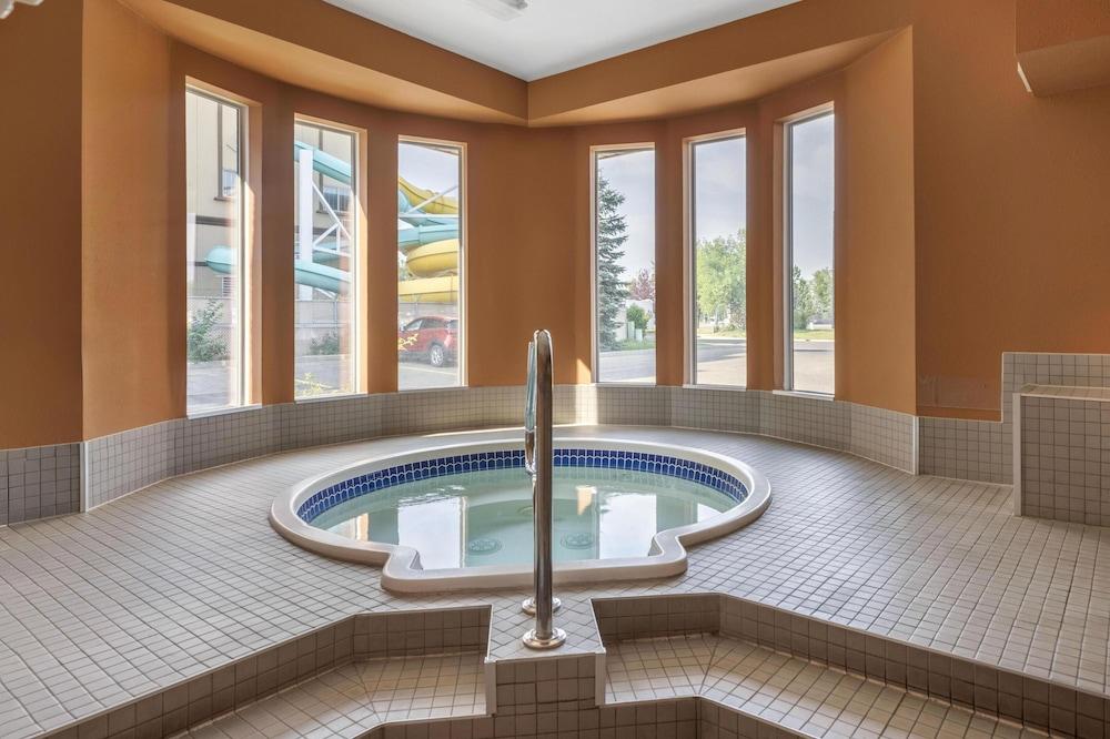 swimming pool spa