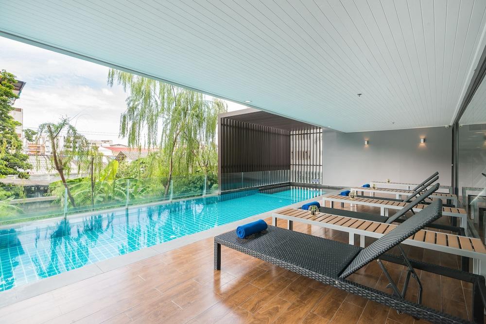 swimming pool spa