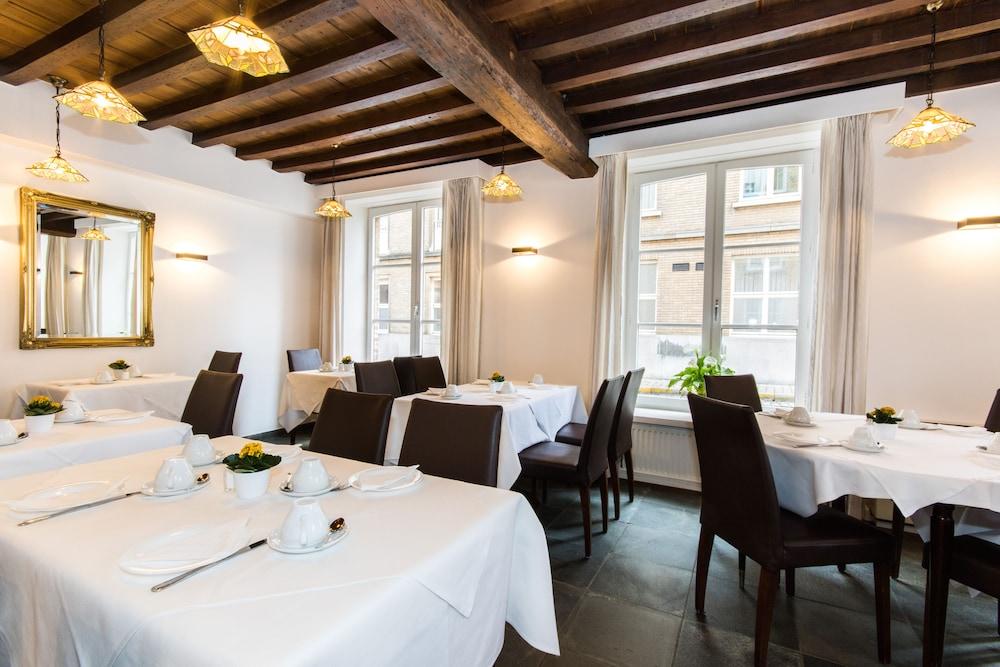 restaurant-cafeteria