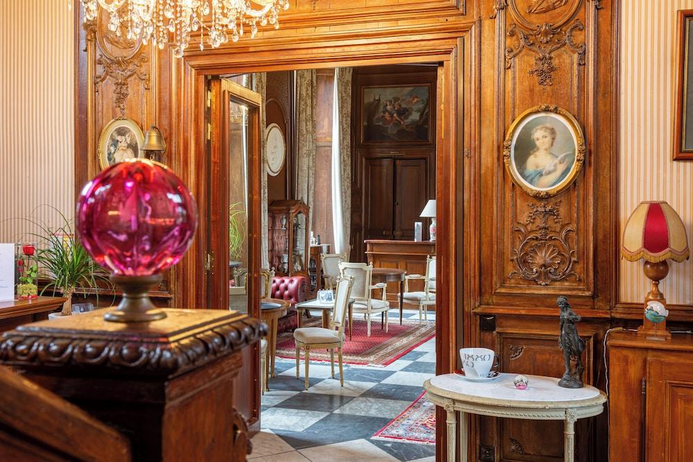 lobby