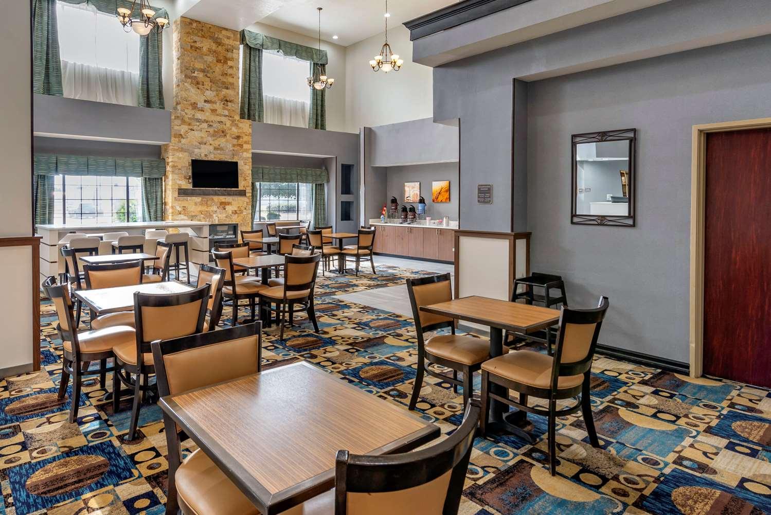 restaurant cafeteria
