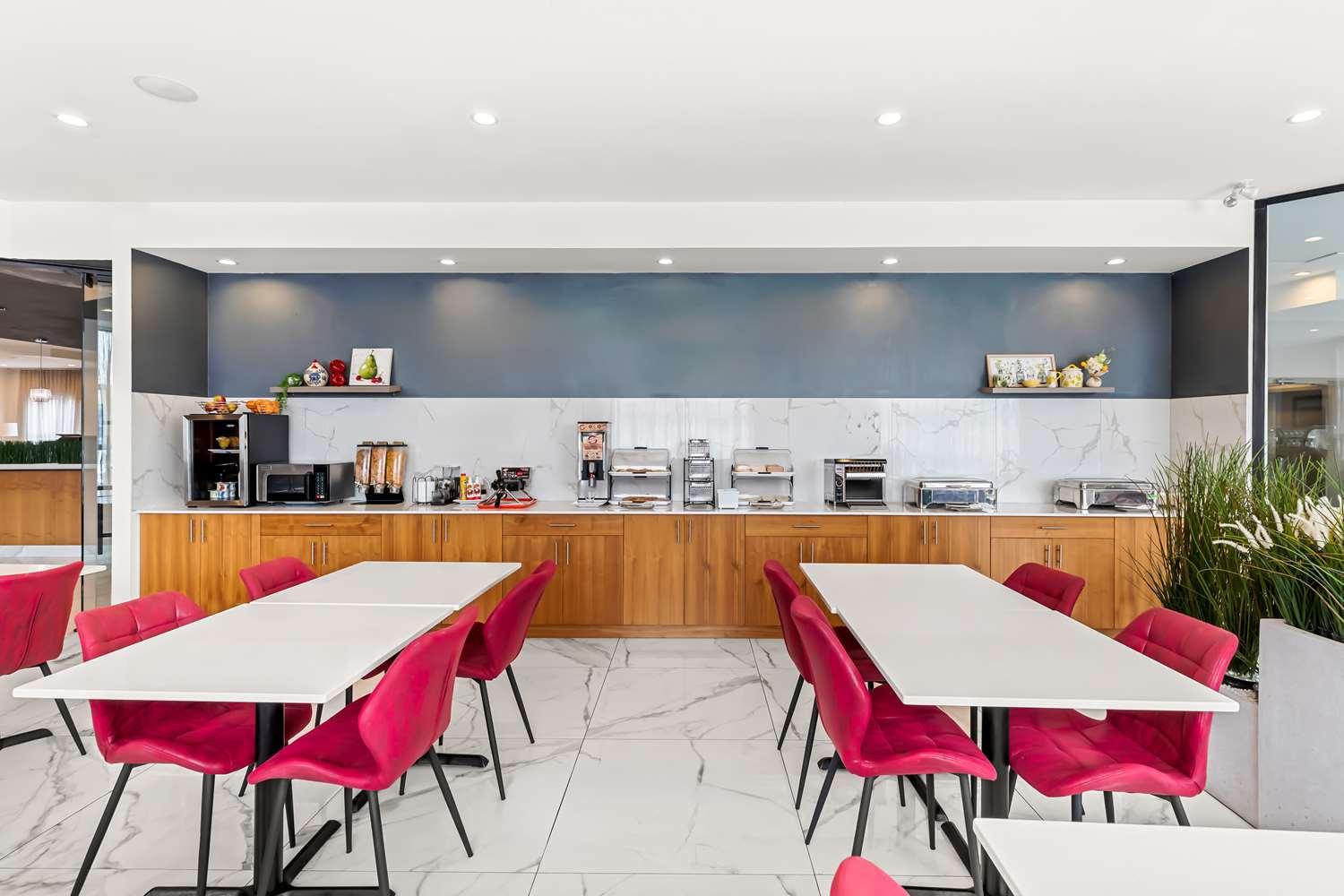 restaurant cafeteria