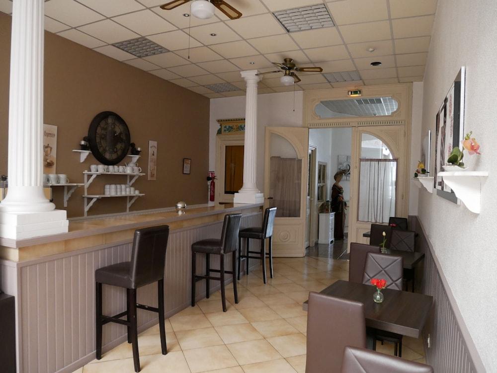 restaurant-cafeteria