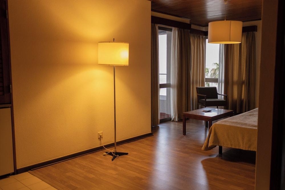 swimming pool spa