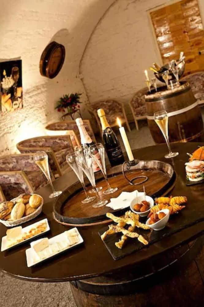 restaurant-cafeteria