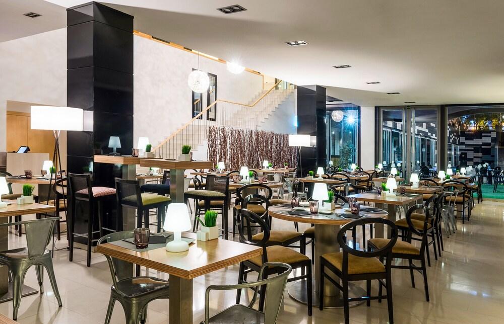 restaurant-cafeteria