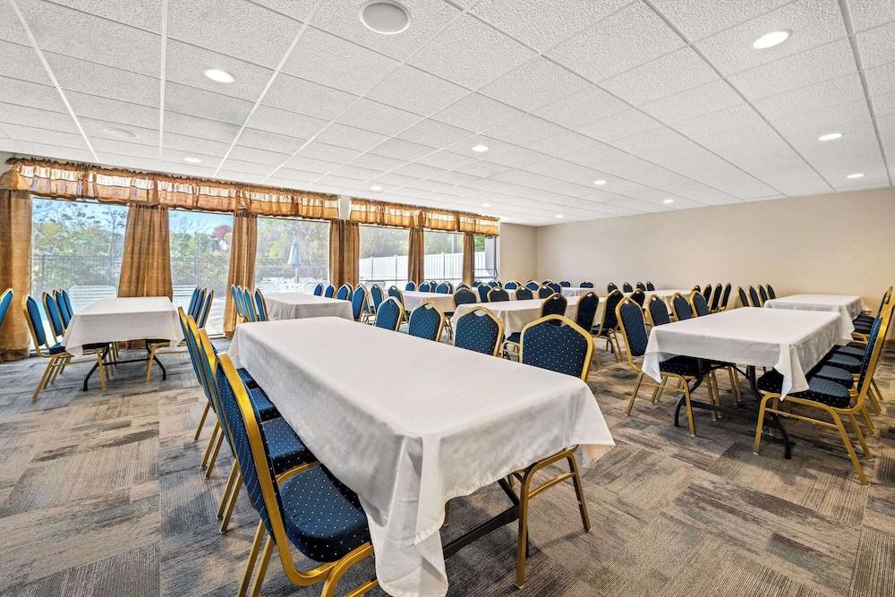restaurant cafeteria