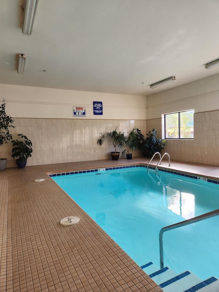 swimming pool spa