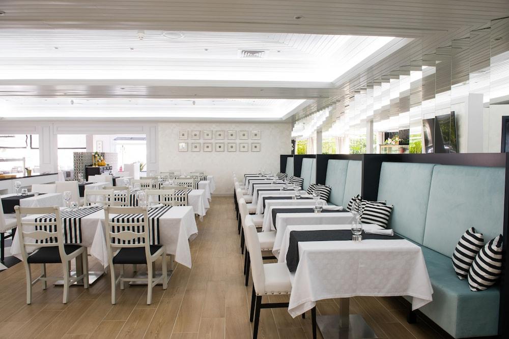 restaurant cafeteria