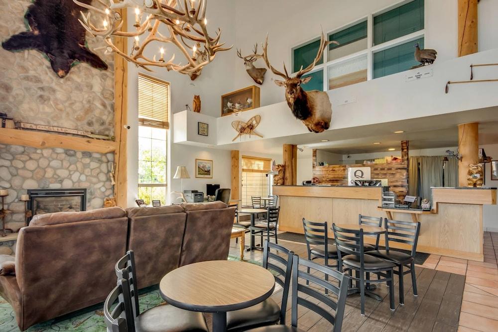 restaurant cafeteria