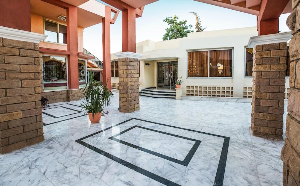 lobby
