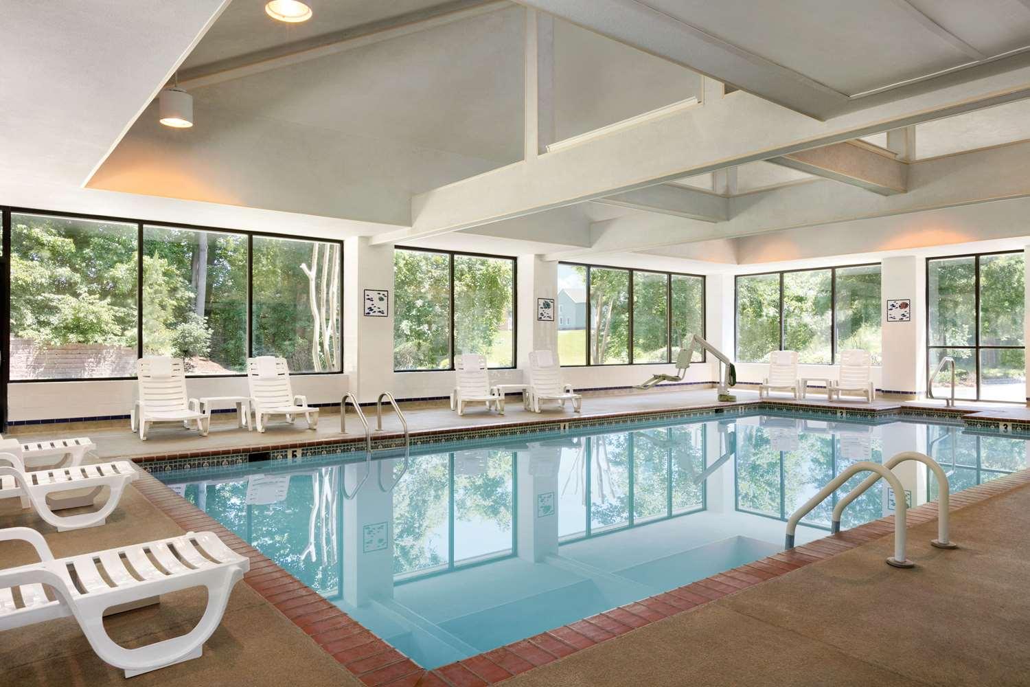 swimming pool spa