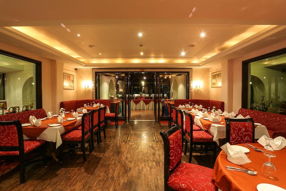 restaurant-cafeteria
