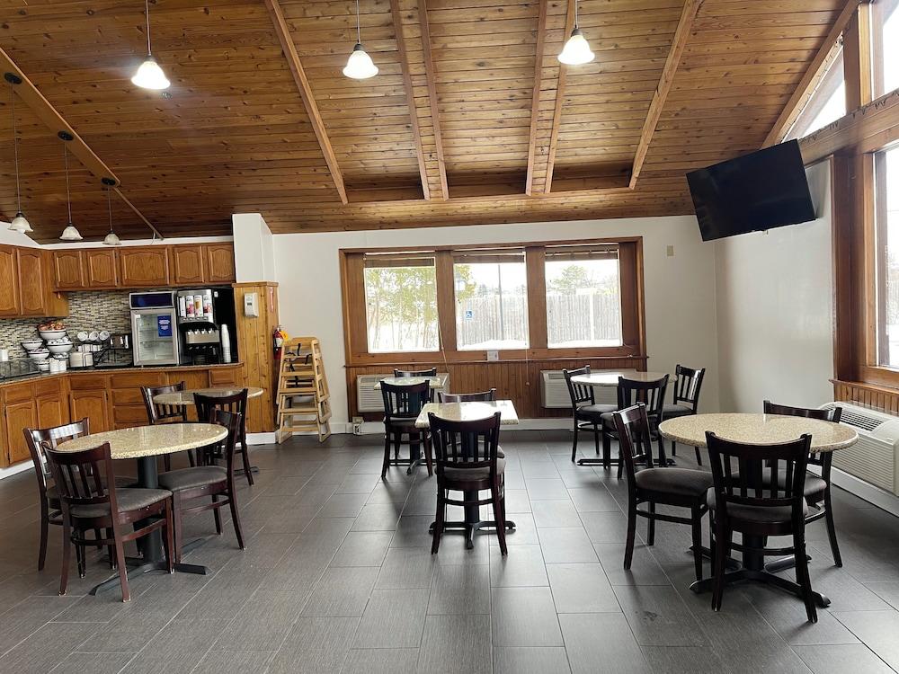 restaurant cafeteria