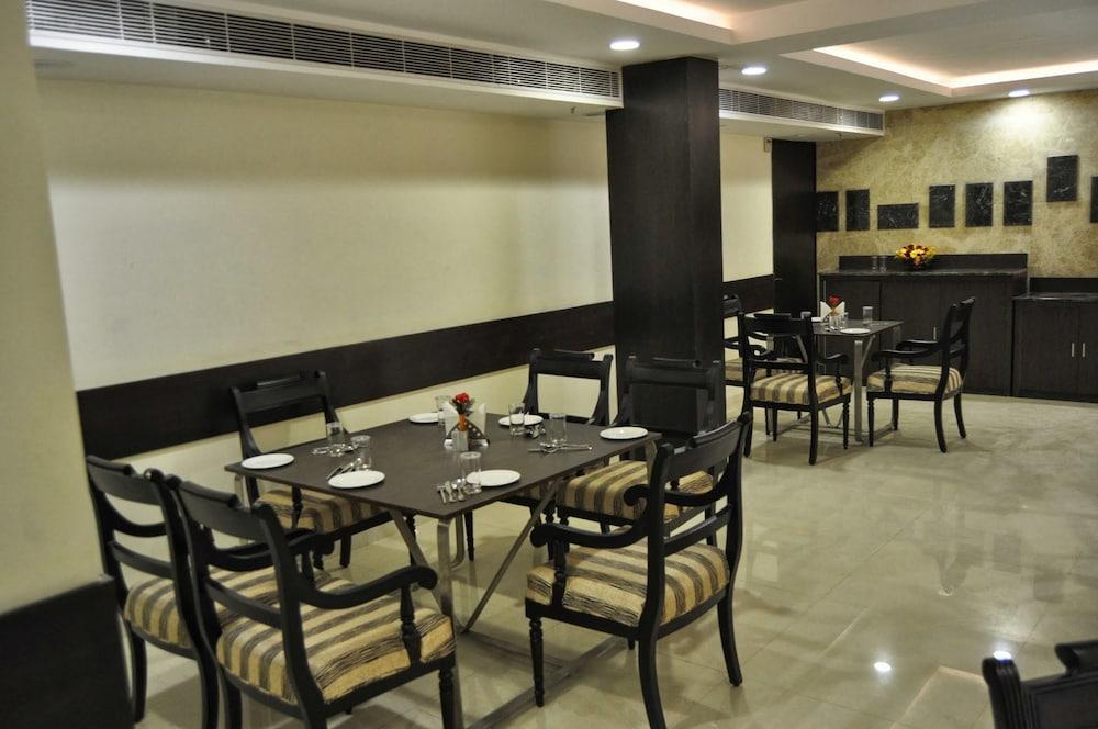 restaurant-cafeteria