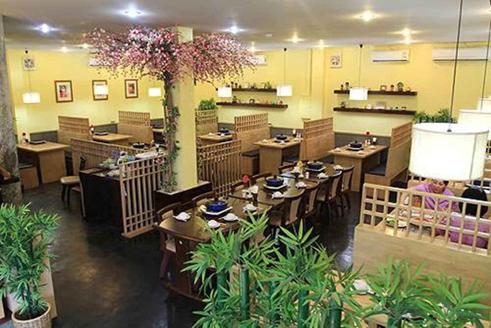 restaurant cafeteria