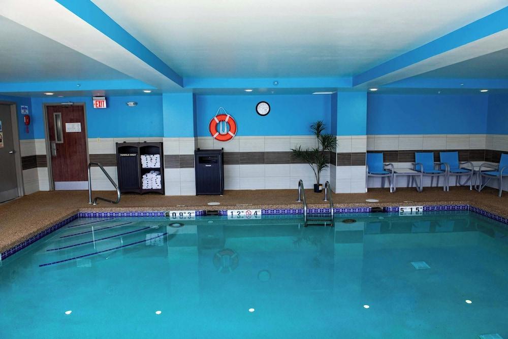 swimming pool spa