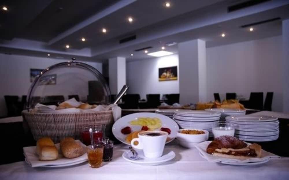 restaurant-cafeteria