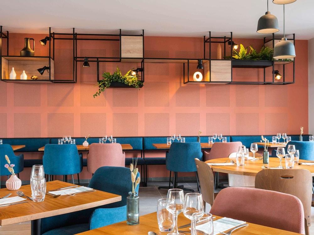restaurant cafeteria