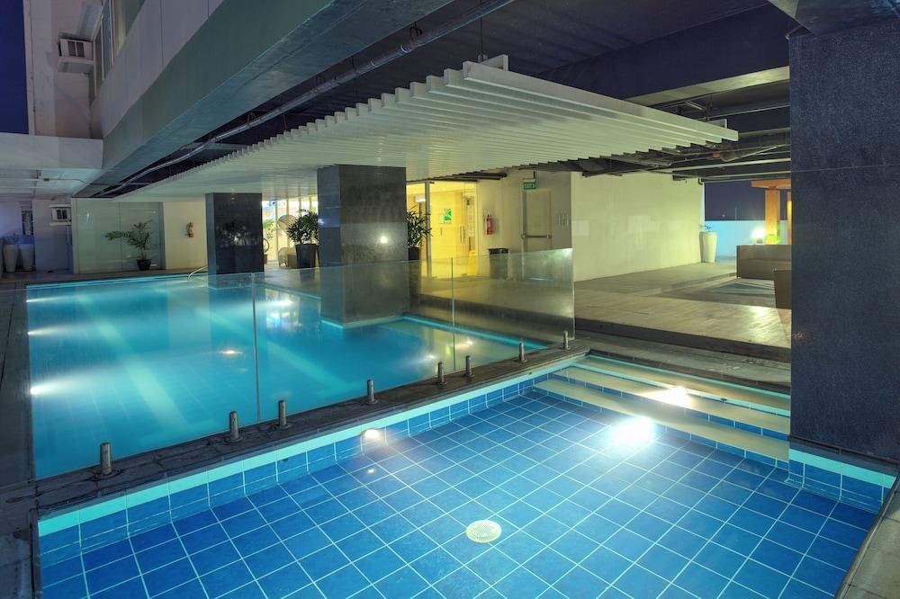 swimming pool spa