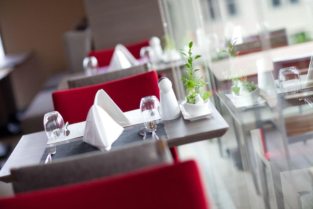 restaurant-cafeteria