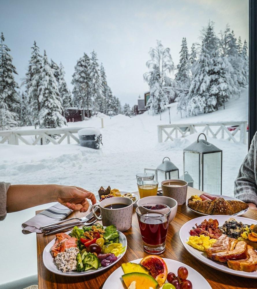 restaurant cafeteria