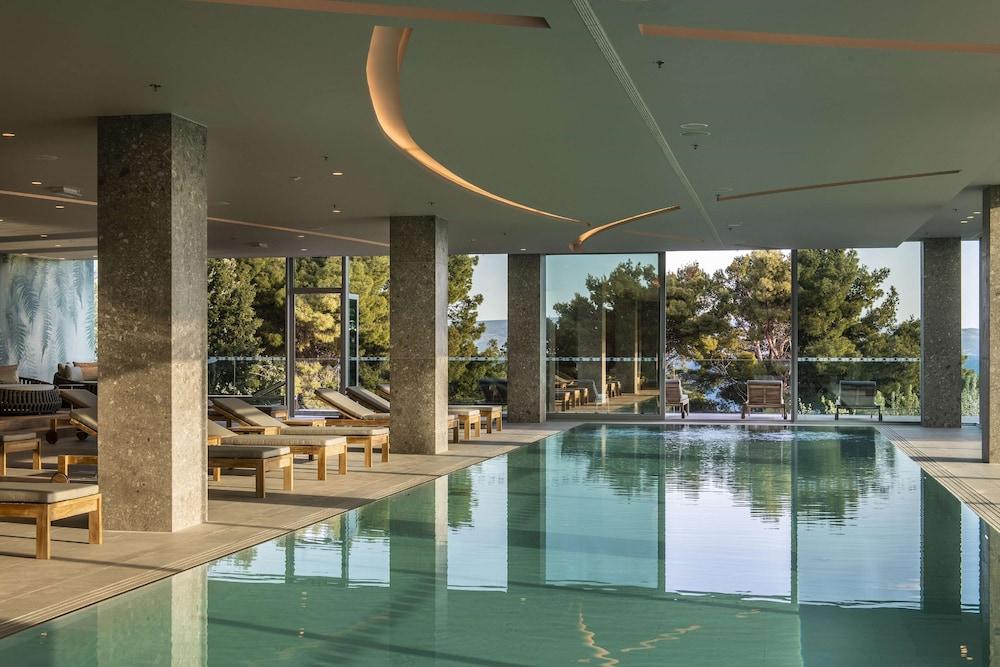 swimming pool spa