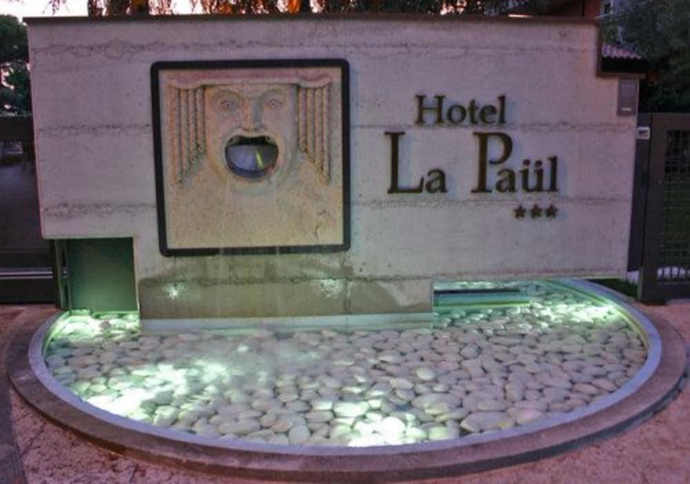 swimming pool spa