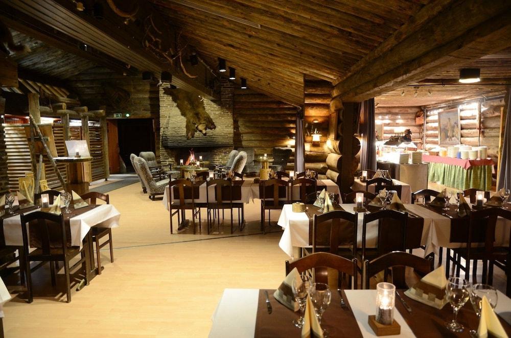 restaurant cafeteria