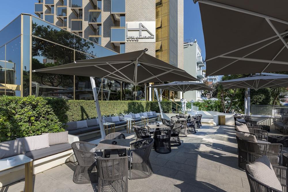 restaurant-cafeteria
