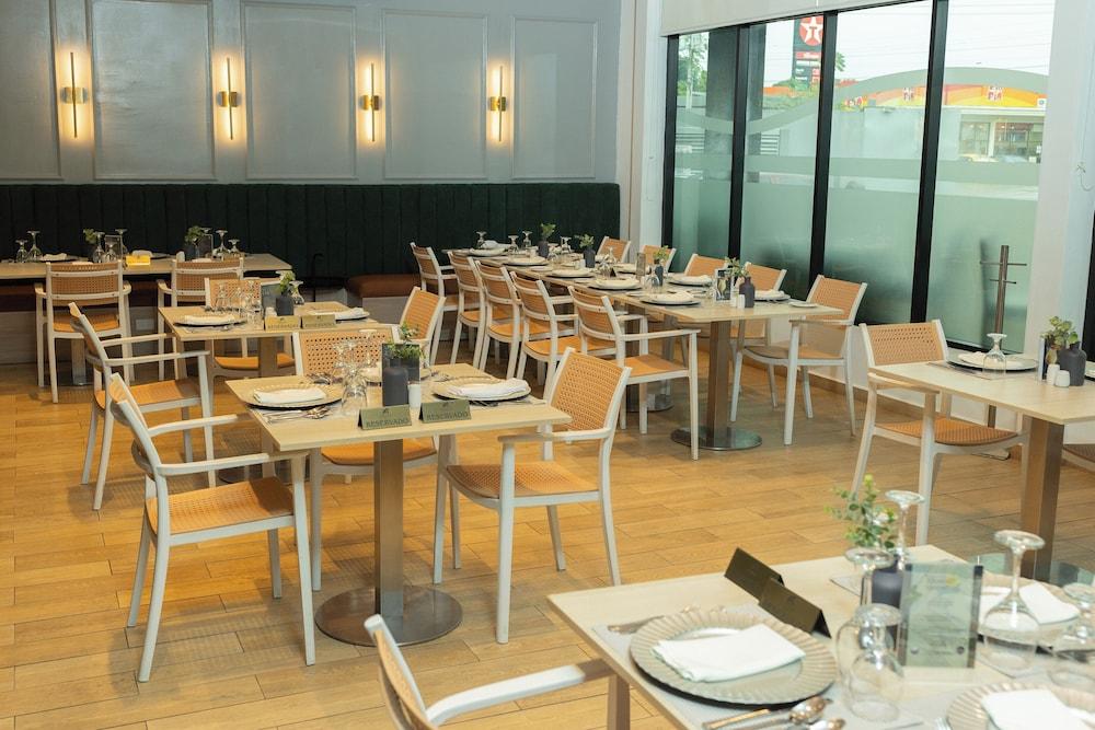 restaurant cafeteria
