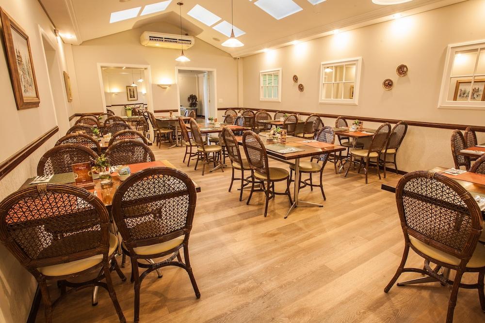 restaurant cafeteria