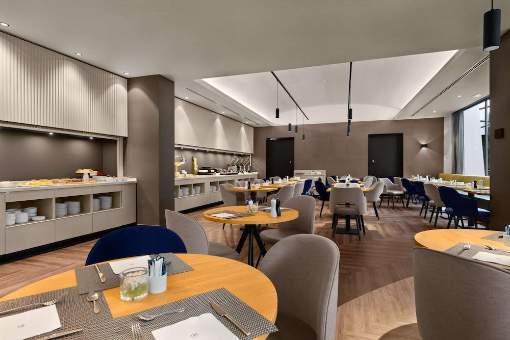 restaurant cafeteria