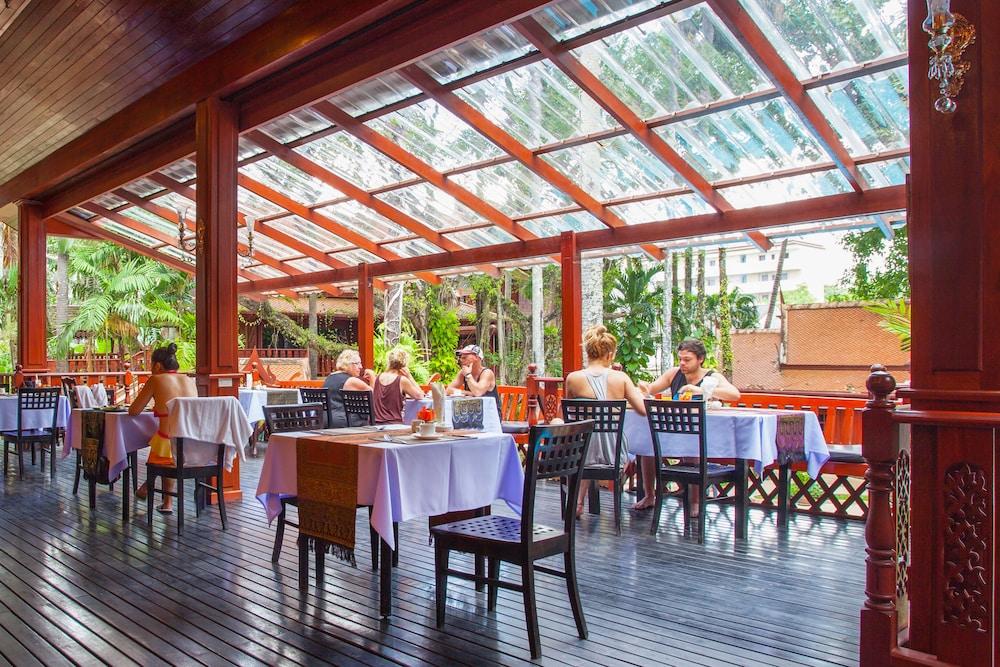 restaurant cafeteria