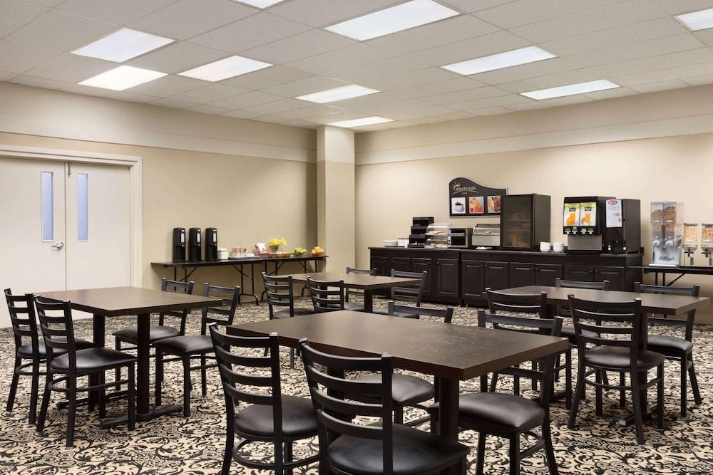 restaurant cafeteria